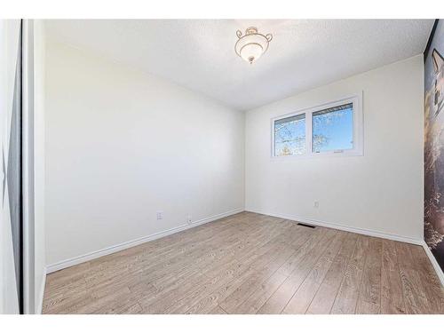 4627 Whitehorn Drive, Calgary, AB - Indoor Photo Showing Other Room