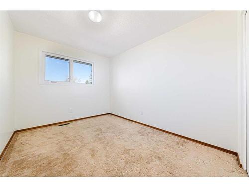 4627 Whitehorn Drive, Calgary, AB - Indoor Photo Showing Other Room