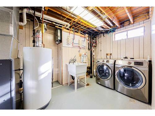 4627 Whitehorn Drive, Calgary, AB - Indoor Photo Showing Laundry Room