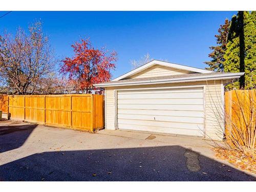 4627 Whitehorn Drive, Calgary, AB - Outdoor