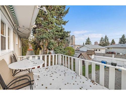 18 Harmon Place Sw, Calgary, AB - Outdoor