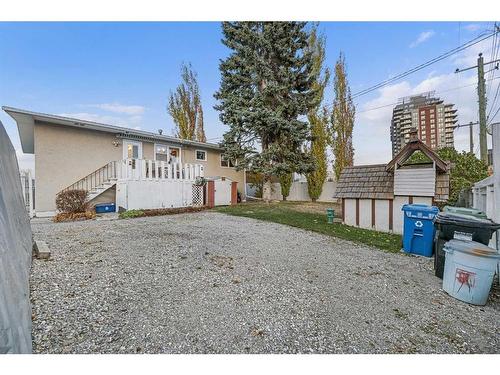 18 Harmon Place Sw, Calgary, AB - Outdoor