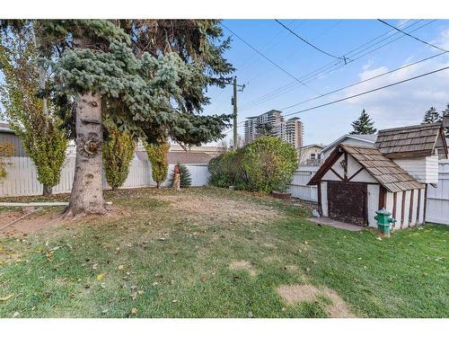 18 Harmon Place Sw, Calgary, AB - Outdoor