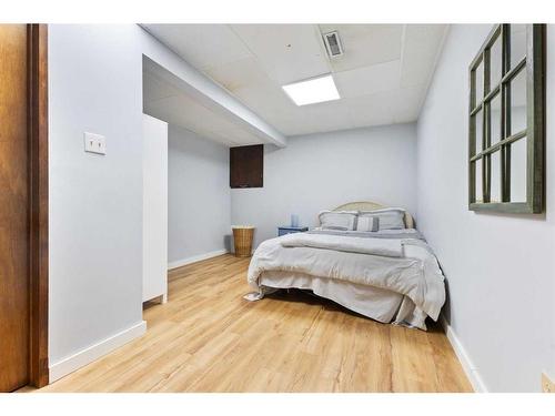 11 Midbend Crescent Se, Calgary, AB - Indoor Photo Showing Bedroom