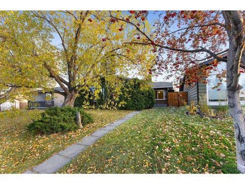 11 Midbend Crescent Se, Calgary, AB - Outdoor