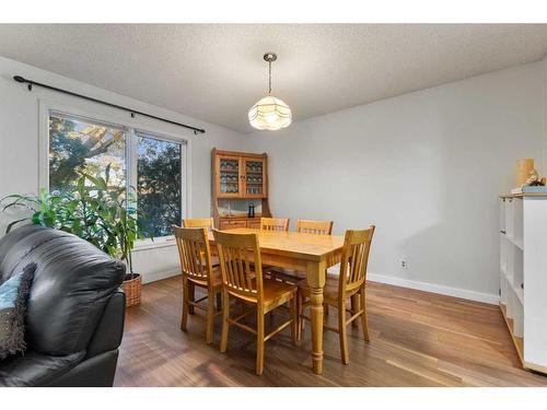 11 Midbend Crescent Se, Calgary, AB - Indoor Photo Showing Dining Room