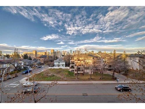 4B-133 25 Avenue Sw, Calgary, AB - Outdoor With View