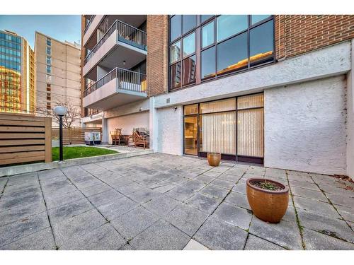 4B-133 25 Avenue Sw, Calgary, AB - Outdoor With Balcony