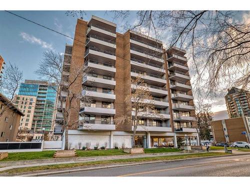 4B-133 25 Avenue Sw, Calgary, AB - Outdoor With Balcony With Facade