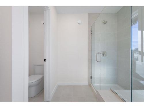 53 Versant Point Sw, Calgary, AB - Indoor Photo Showing Bathroom