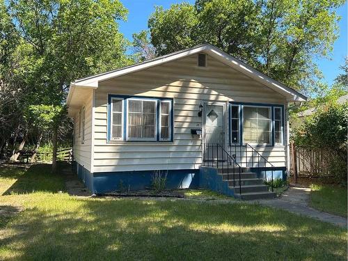 30 6 Street Sw, Medicine Hat, AB - Outdoor