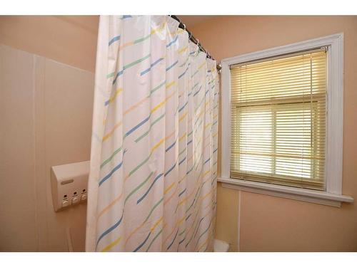 30 6 Street Sw, Medicine Hat, AB - Indoor Photo Showing Other Room