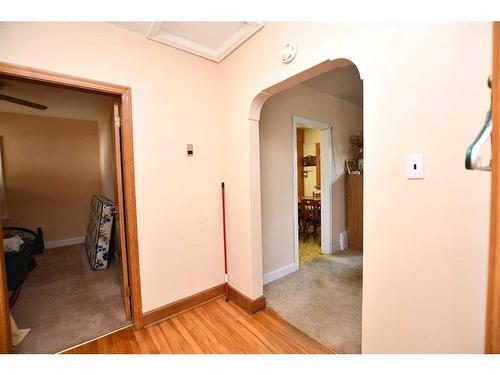 30 6 Street Sw, Medicine Hat, AB - Indoor Photo Showing Other Room