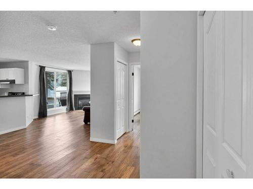 3102-20 Harvest Rose Park Ne, Calgary, AB - Indoor Photo Showing Kitchen