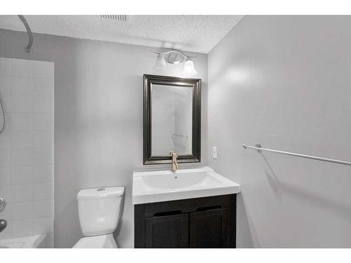 3102-20 Harvest Rose Park Ne, Calgary, AB - Indoor Photo Showing Bathroom