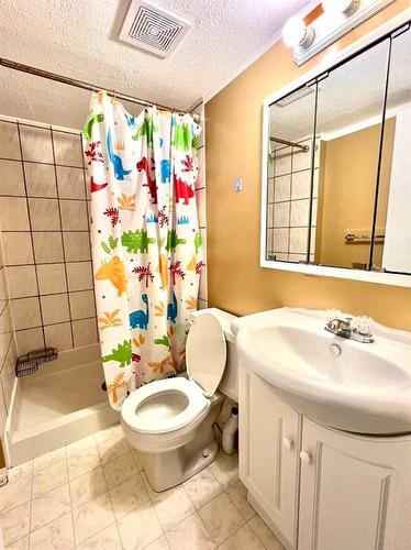 25 Edgeford Way Nw, Calgary, AB - Indoor Photo Showing Bathroom