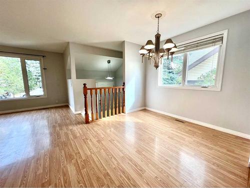 25 Edgeford Way Nw, Calgary, AB - Indoor Photo Showing Other Room