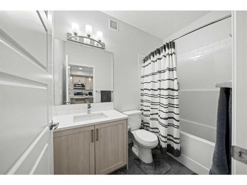 411-40 Carrington Plaza Nw, Calgary, AB - Indoor Photo Showing Bathroom