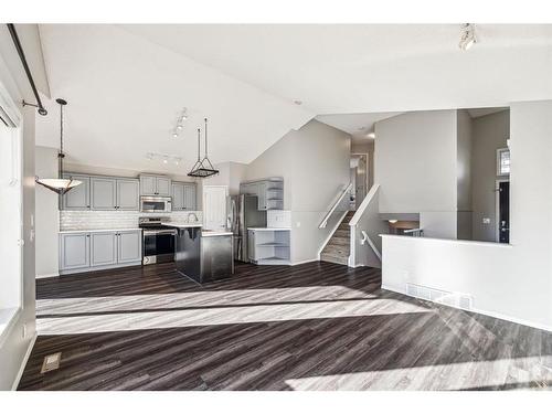 154 Prestwick Landing Se, Calgary, AB - Indoor Photo Showing Other Room