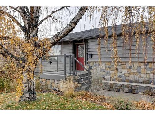 403 Hawthorn Drive Nw, Calgary, AB - Outdoor