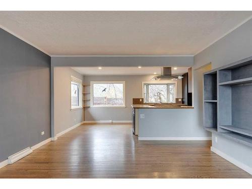 403 Hawthorn Drive Nw, Calgary, AB - Indoor