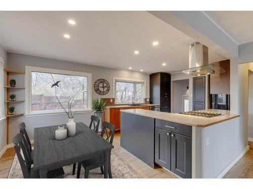 403 Hawthorn Drive Nw, Calgary, AB - Indoor Photo Showing Dining Room