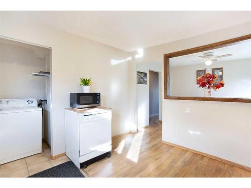 4641 69 Street Nw, Calgary, AB - Indoor Photo Showing Laundry Room