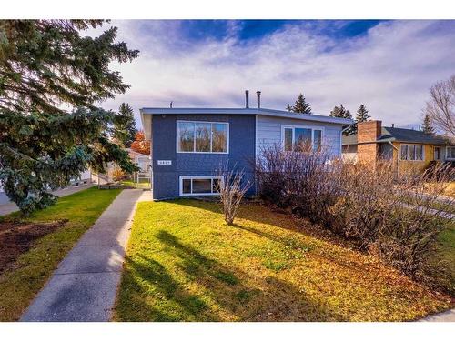 4641 69 Street Nw, Calgary, AB - Outdoor