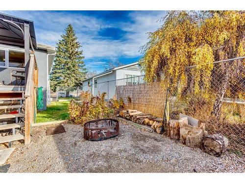 4641 69 Street Nw, Calgary, AB - Outdoor