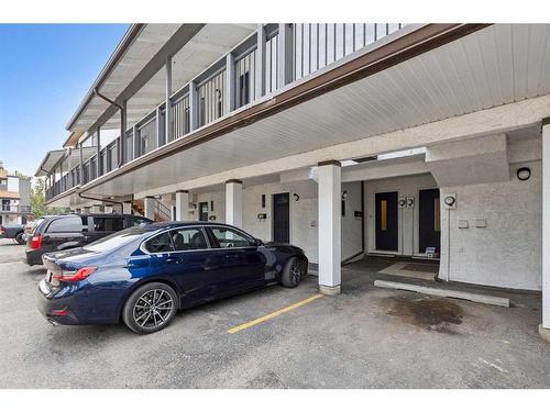 1101-2520 Palliser Drive Sw, Calgary, AB -  Photo Showing Garage