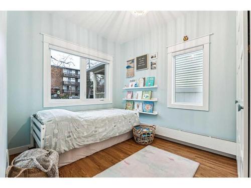 728 1 Avenue Nw, Calgary, AB - Indoor Photo Showing Bedroom