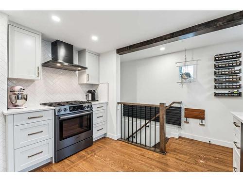 728 1 Avenue Nw, Calgary, AB - Indoor Photo Showing Kitchen With Upgraded Kitchen