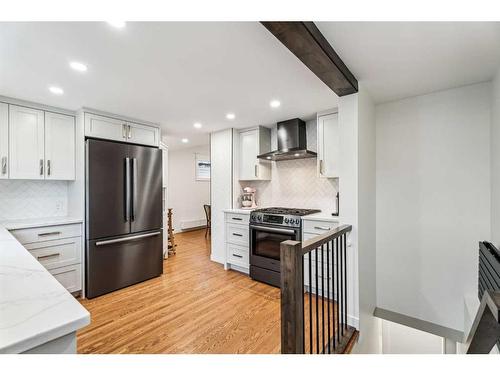 728 1 Avenue Nw, Calgary, AB - Indoor Photo Showing Kitchen With Upgraded Kitchen