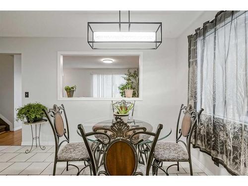 928 Pinecliff Drive Ne, Calgary, AB - Indoor Photo Showing Dining Room