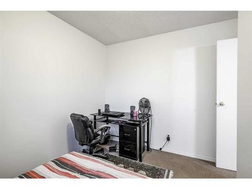 928 Pinecliff Drive Ne, Calgary, AB - Indoor Photo Showing Office