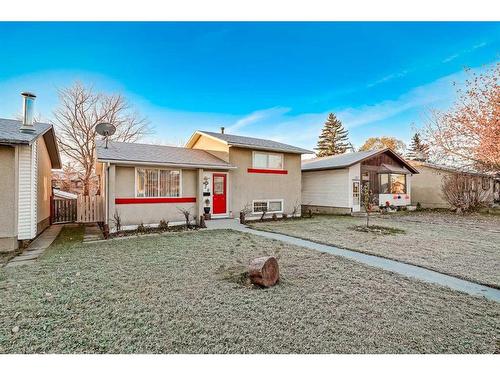 928 Pinecliff Drive Ne, Calgary, AB - Outdoor