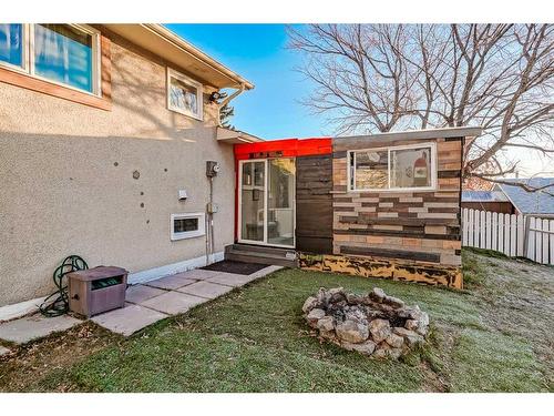 928 Pinecliff Drive Ne, Calgary, AB - Outdoor With Deck Patio Veranda