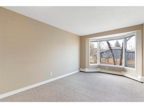 205-8403 Fairmount Drive Se, Calgary, AB - Indoor Photo Showing Other Room