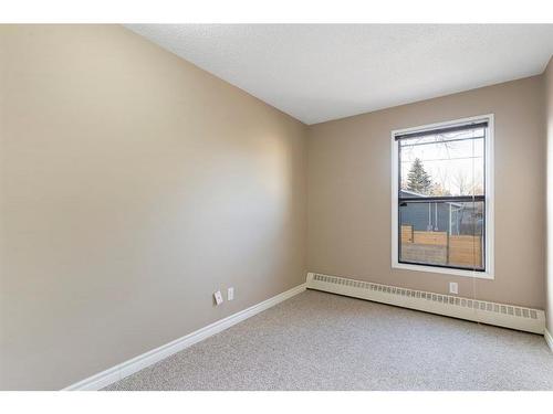 205-8403 Fairmount Drive Se, Calgary, AB - Indoor Photo Showing Other Room