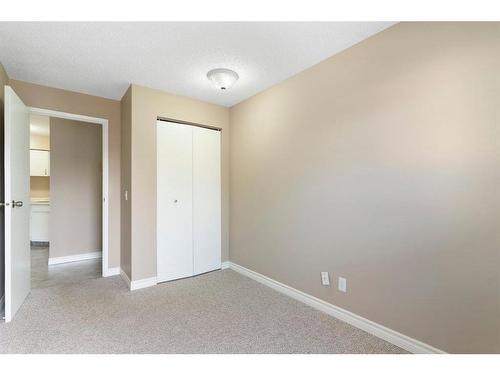 205-8403 Fairmount Drive Se, Calgary, AB - Indoor Photo Showing Other Room