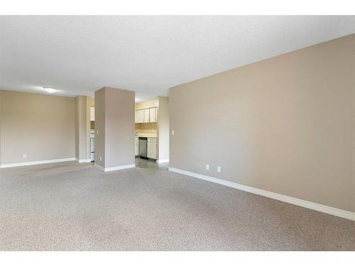 205-8403 Fairmount Drive Se, Calgary, AB - Indoor Photo Showing Other Room