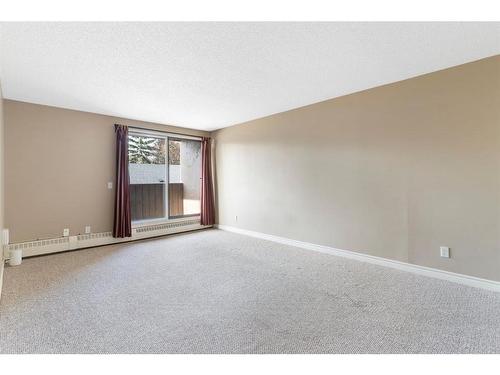 205-8403 Fairmount Drive Se, Calgary, AB - Indoor Photo Showing Other Room