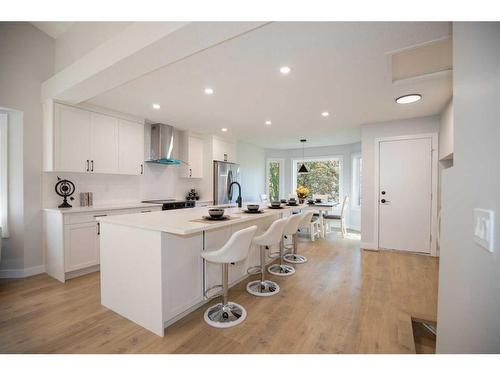 275 Hawkwood Boulevard Nw, Calgary, AB - Indoor Photo Showing Kitchen With Upgraded Kitchen