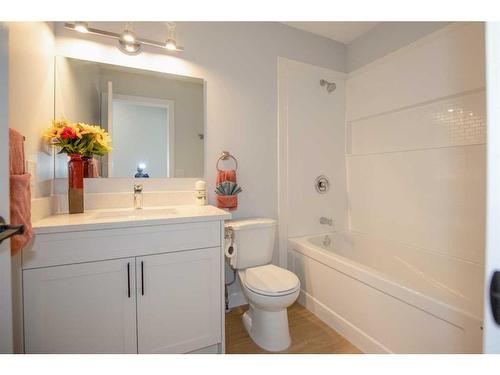 275 Hawkwood Boulevard Nw, Calgary, AB - Indoor Photo Showing Bathroom