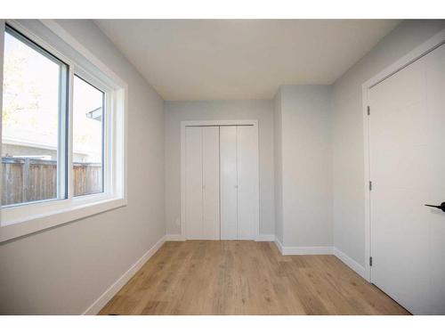 275 Hawkwood Boulevard Nw, Calgary, AB - Indoor Photo Showing Other Room