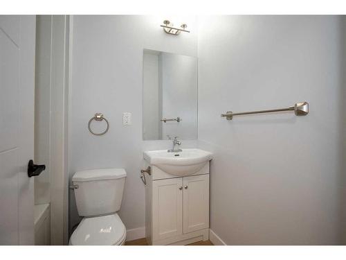 275 Hawkwood Boulevard Nw, Calgary, AB - Indoor Photo Showing Bathroom