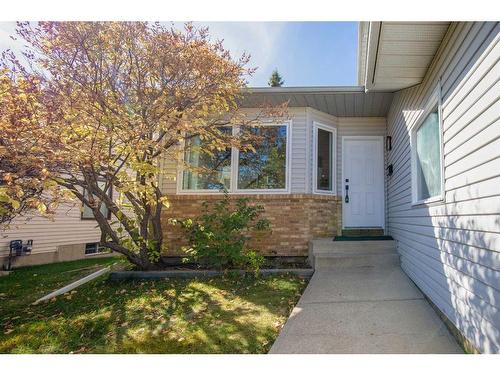 275 Hawkwood Boulevard Nw, Calgary, AB - Outdoor