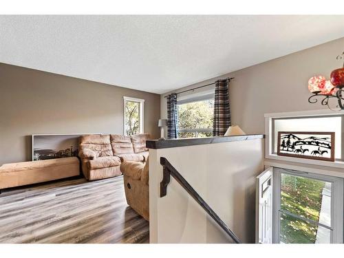 4-29 Poplar Avenue, Okotoks, AB - Indoor