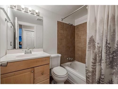 201-2010 11 Avenue Sw, Calgary, AB - Indoor Photo Showing Bathroom