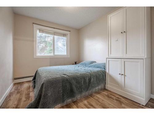 201-2010 11 Avenue Sw, Calgary, AB - Indoor Photo Showing Bedroom